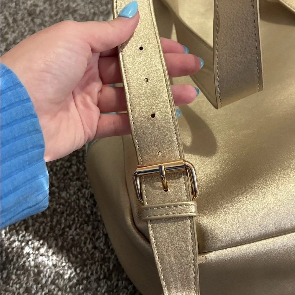 Backpack - Picture 8 of 12